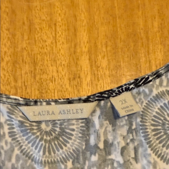 Laura Ashley Women's Patterned Sleeveless w Ruffles Top - Picture 3 of 5